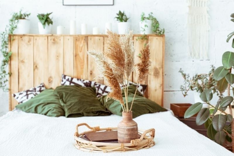 Natural and Organic Home Decoration: Living Spaces with Wood, Stone and Plants