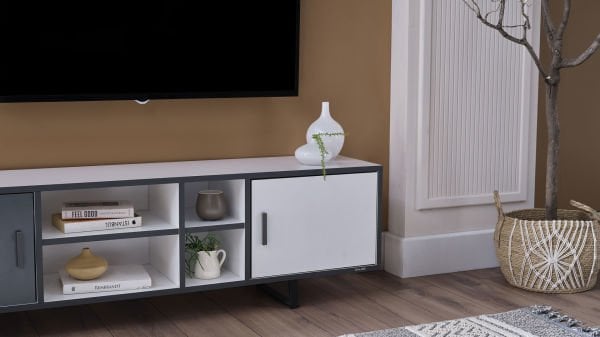 Luiz TV Stand